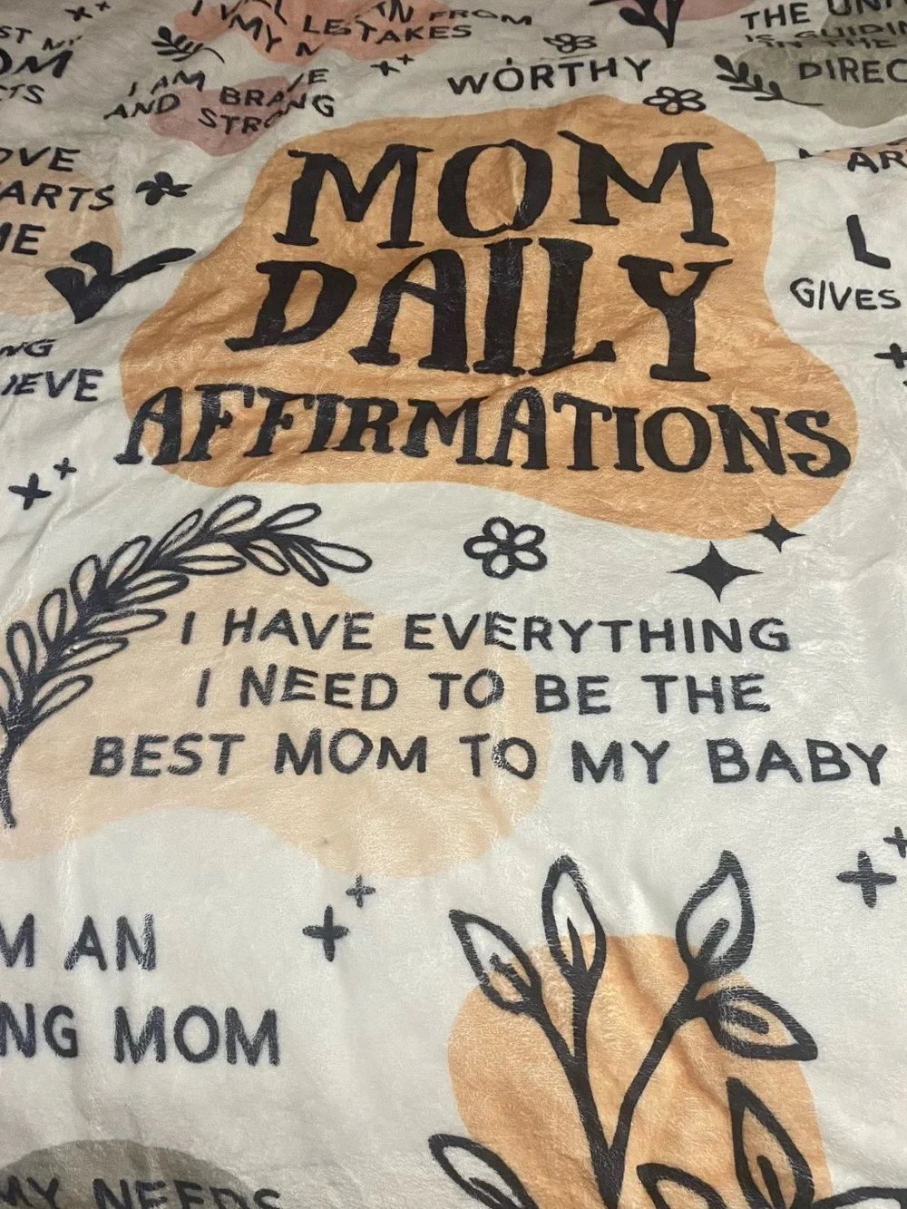 Mom Daily Affirmations Plush Throw Blanket - Cream & Tan